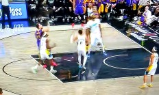 关于Rookie在湖人比赛中绝杀，挺进下一轮引发热议！的信息